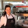 In Wirklichkeit gibt Antonina Biebrich im Gourmettempel „Calla“ im Fünf-Sterne-Hotel Steigenberger in Bad Wörishofen die Kommandos. In der TV-Kochshow „Das perfekte Dinner“ musste sie in die Rolle der „Friseurin Ina“ schlüpfen.