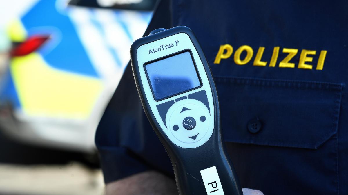 15 Promille Polizei Hält Betrunkenen Autofahrer An 2822