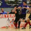 Beim Mitternachtshallenfußballturnier in der Wemdinger Stadthalle gehen wieder acht Teams an den Start (vorne in Violett: Daniel Haller). 