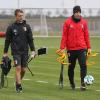 Ab Montag geht es richtig los. Dann will Martin Hinteregger (rechts) mit Athletiktrainer Andreas Bäumler intensiv auf dem Trainingsplatz arbeiten und eventuell schon in das Mannschaftstraining einsteigen. 	