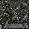 Ukrainische Soldaten bereiten ihre Munition an der Frontlinie vor. Viele Militärexperten erwarten, dass eine Frühjahrsoffensive nur noch eine Frage von Tagen ist.  