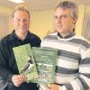 Viele Informationen zum Naturschutz haben Michael Angerer vom Landratsamt und Wolfgang Gaus von den Naturschützern zusammengetragen.  