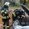 Nach dem Löschen überprüften die Feuerwehr den Motorraum mit einer Wärmebildkamera.  	
