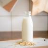 Gute Alternative zur Kuhmilch? Heute setzen viele Verbraucher auf Hafermilch - oder Haferdrinks.