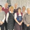 Die neue Führungsriege des Musikvereins Untermeitingen (vorne von links): Norbert Jacob, Rosemarie Jacob und Herta Rieder, Alexandra Schmid, Heinrich Rauh und Cordula Marz sowie (hinten von links) Franz Rieder, Rainer Rump, Dietrich Schmidt, Andrea Zeberl, Gernot Romer und Konrad Rieder junior. 