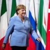 Vor ihrer Abreise nach Osaka erlitt Bundeskanzlerin Angela Merkel erneut einen Zitteranfall. Sie beteuert aber: "Mir geht es gut."