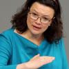 „Wir brauchen eine klare Grenze nach unten, und das geht nur mit einem klaren gesetzlichen Mindestlohn.“Arbeitsministerin Andrea Nahles (SPD)