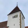 Quasi ein „Campanile“, ein freistehender Glockenturm ohne direkte Verbindung zur Kirche: St. Georg in Dirgenheim. 	