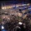 Der Puerta del Sol in Madrid wurde in der Nacht zum Sonntag von Demonstranten belagert.