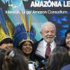 Brasiliens designierter Präsident Luiz Inacio Lula da Silva beim UN-Klimagipfel COP27 im brasilianischen Pavillon  mit indigenen Frauen aus dem Amazonasgebiet. 
