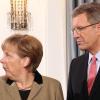 Angela Merkel will den neuen Kandidaten für die Wulff-nachfolge mit SPD und Grünen abstimmen. 