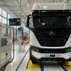 Der Nutzfahrzeughersteller Iveco hat in Ulm eine Produktionshalle für elektrisch betriebene Lastwagen eröffnet. Zusammen mit dem US-amerikanischen E-Auto-Start-up Nikola möchte das Unternehmen mittelfristig bis zu 3000 Lastwagen im Jahr produzieren. 