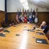 Auf diesem vom Weißen Haus veröffentlichten Foto trifft sich Joe Biden, Präsident der USA, virtuell mit seinem nationalen Sicherheitsteam und hochrangigen Beamten zu einem Briefing über Afghanistan in Camp David, Md. 