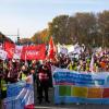 Demonstranten während einer Kundgebung auf dem Platz des 18. März und der Strasse des 17. Juni.