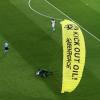 Protest in München: Ein Greenpeace-Aktivist landet auf dem Spielfeld während der EM-Partie Frankreich gegen Deutschland.