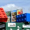 Im Legoland Günzburg wollte ein Mann zwei Tüten voll mit Legosets stehlen.
