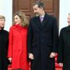 Das spanische Königspaar zu Besuch in Deutschland: Bundespräsident Joachim Gauck (r) und seine Lebensgefährtin Daniela Schadt(l) empfangen König Felipe VI. und Königin Letizia.