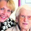 Besuch von Bürgermeisterin Marita Kaiser: Zsofia Schuberth hat im Haus Sebastian ihren 90. Geburtstag gefeiert. Foto: Otto Mittelbach