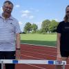 Julia Stuhler (rechts) mit ihrem Trainer Wolfgang Rischel darf über die 400 Meter Hürden erstmals bei den deutschen Leichtathletik-Meisterschhaften in Berlin ran. 