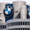 BMW in München: Der Autobauer will kräftig bei den Personalkosten einsparen.