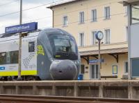 Von Gundelfingen kommt man, wenn man nach Westen will, aktuell nur über Offingen nach Ulm. Von 1911 bis 1956 konnte man auch nach Sontheim fahren und hatte Anschluss an die Brenzbahn, die Ulm mit Heidenheim und Aalen verbindet.