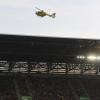 Ein Rettungshubschrauber landete während des FCA-Spiels gegen Leverkusen am Samstagnachmittag an der WWK-Arena.
