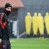 Trainer Thomas Tuchel von München leitet das Training.