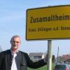 Wolfgang Grob verabschiedet sich als Bürgermeister von Zusamaltheim. Wohnen bleiben wird er weiterhin in der Gemeinde und freut sich auf ausgedehnte Spaziergänge.
