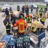 Feuerwehrleute aus Bayern brachten Ausrüstung für die Ukraine nach Polen.