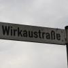 Die Wirkaustraße ist die längste Straße in Hettlingen. Benannt ist sie nach „Ludwig von Wirkau“, einem sagenumwobenen Ritter aus Zusamaltheim.