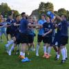 Ausgelassen feierten die Spieler des TSV Täfertingen nach dem Abpfiff auf dem Rasen ihre Rückkehr in die Kreisliga.  	