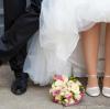 Für viele der schönste Tag im Leben: Fürs Gefühlsleben lohnt sich das Heiraten auf jeden Fall. Aber wie sieht es finanziell aus?