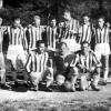 Dieses Bild zeigt die erste Mannschaft des neu gegründeten FC Greifenberg im Jahr 1961.  