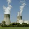 Regierung umringt von Atomkraftgegnern