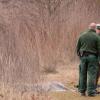 Schreckensfund am Badeweiher. Spaziergänger entdeckten am Sonntagnachmittag die Leiche der ermordeten Franziska.  
