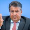 Ein Jahr vor der Bundestagswahl versucht der SPD-Chef Sigmar Gabriel, sich von der Flüchtlingspolitik der CDU-Kanzlerin abzusetzen. Wie glaubwürdig ist der Kurswechsel?