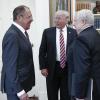 US-Präsident Trump mit dem russischen Außenminister Lawrow (links) und Botschafter Sergej Kisljak.