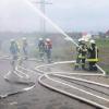 Feuer löschen, Menschen retten: Den Brand eines landwirtschaftlichen Anwesens bewältigen musste die Feuerwehr Stettenhofen bei der Inspektionsübung. 