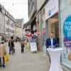 Torben Klein wirbt in der Annastraße im neu eröffneten Pop-up-Store für Lehrstellen.