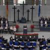 Wolfgang Schneiderhan spricht bei der zentralen Gedenkfeier zum Volkstrauertag im Bundestag.