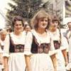 Mit feschen Dirndln präsentierten sich die Heilbachtaler Schützendamen beim Festumzug 1976, anlässlich des 25-jährigen Bestehens mit Fahnenweihe. 