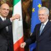 Der Mann mit dem Glöckchen ist am Ziel: Enrico Letta gelang es am Wochenende, eine Große Koalition zu schmieden. Auch die Partei von Ex-Ministerpräsident Mario Monti (rechts) ist mit von der Partie. Er leitete zuletzt ein Kabinett aus parteilosen Fachleuten. 