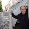 Erwin Lorenz aus Jettingen ist seit 35 Jahren Markthändler auf der Dult. 