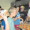 Wie leckere Backwaren gemacht werden, erfuhren die Kinder beim Ferienprogramm in der Bäckerei Römer in Staufen.  