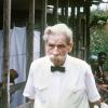 Das Archivbild von 1965 zeigt den deutschen Theologen und Missionsarzt Albert Schweitzer in dem von ihm gegründeten Tropenkrankenhaus in Lambarene im heutigen Gabun. Dort starb Schweitzer im September vor 55 Jahren.  	