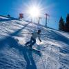 Ab sofort können Skifahrerinnen und Skifahrer die Saison-Karten für den Verbund der Bergbahnen und Schlepplifte in der Region kaufen. Mit Allgäu Gletscher Card und Superschneekarte können übrigens auch die Bergbahnen für (Wander-)Ausflüge genutzt werden.