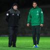 Trainer Thomas Schaaf (l) hofft noch auf den Verbleib von Torjäger Claudio Pizarro. Foto: Thomas Eisenhuth dpa