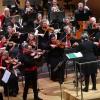  67 Musikerinnen und Musiker kamen auf die Bühne der Stadthalle Gersthofen. Das Ensemble besteht überwiegend aus sehr erfahrenen Profimusikern.