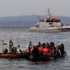 Von Frontex gerettet: Syrische Flüchtlinge vor der Küste der griechischen Insel Lesbos. Die Arbeit von Frontex an den Außengrenzen der EU wird häufig kritisiert.