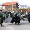 Mehrere Tausend Besucherinnen und Besucher säumten die Straßen, um mit dem Kötzer Narren Club Fasching zu feiern.